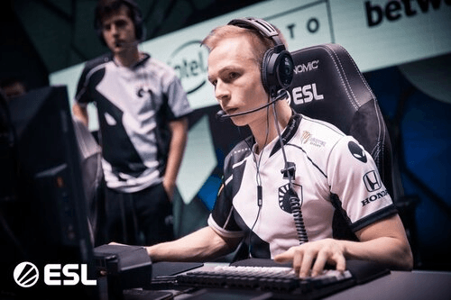 EliGE